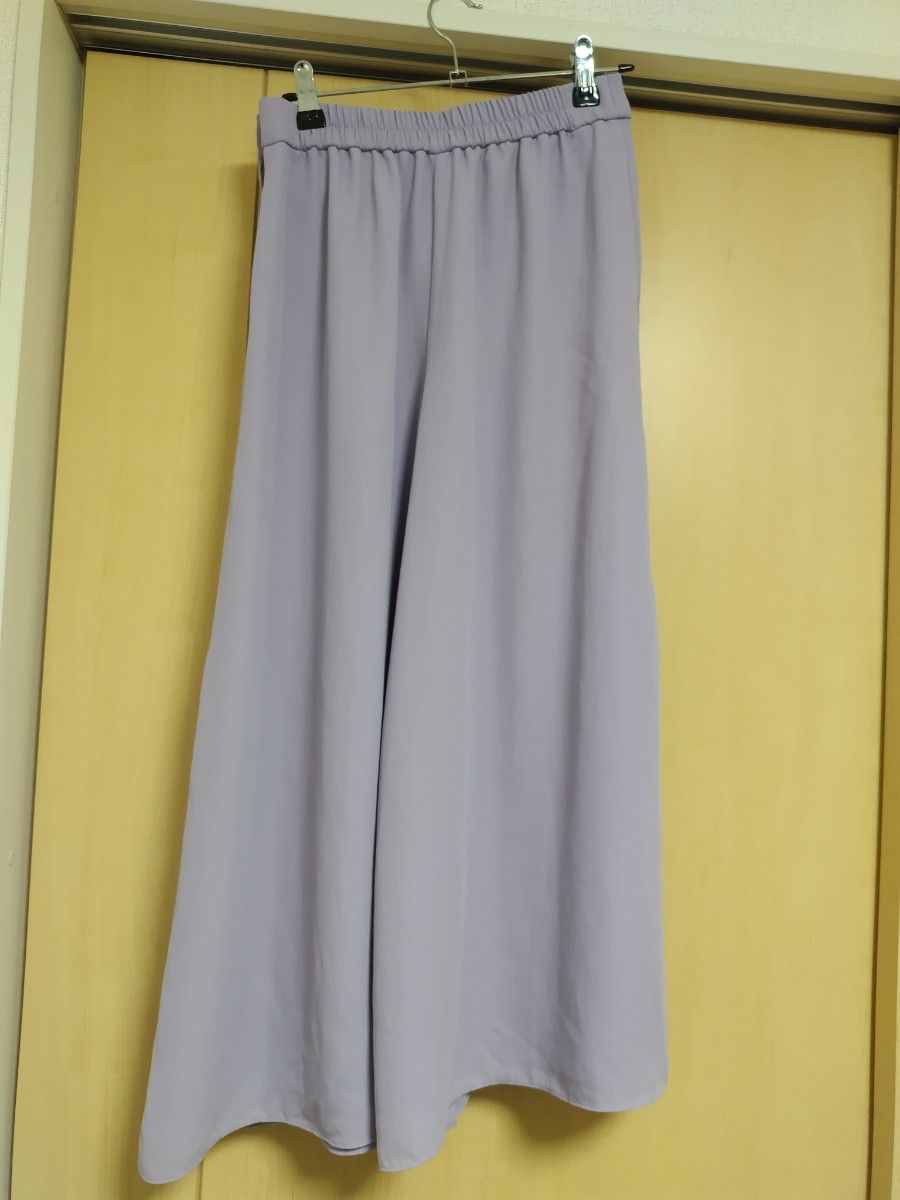 ユニクロ　シフォンスリットスカートパンツ（丈標準49～51cm）