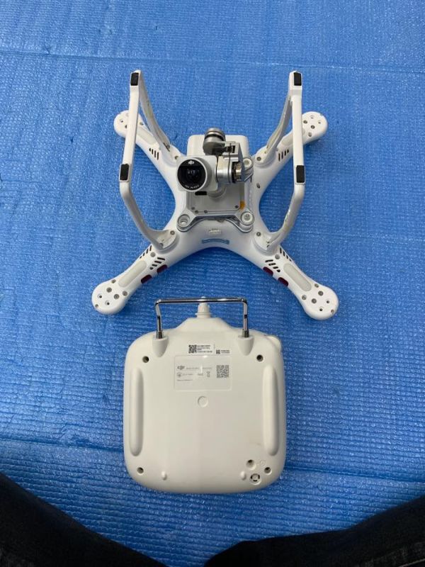 ◆1円スタート◆【ジャンク】DJI ファントム３ おまとめ 訳あり ドローン 送信機 バッテリー 等 現状品 mc01064225_画像7