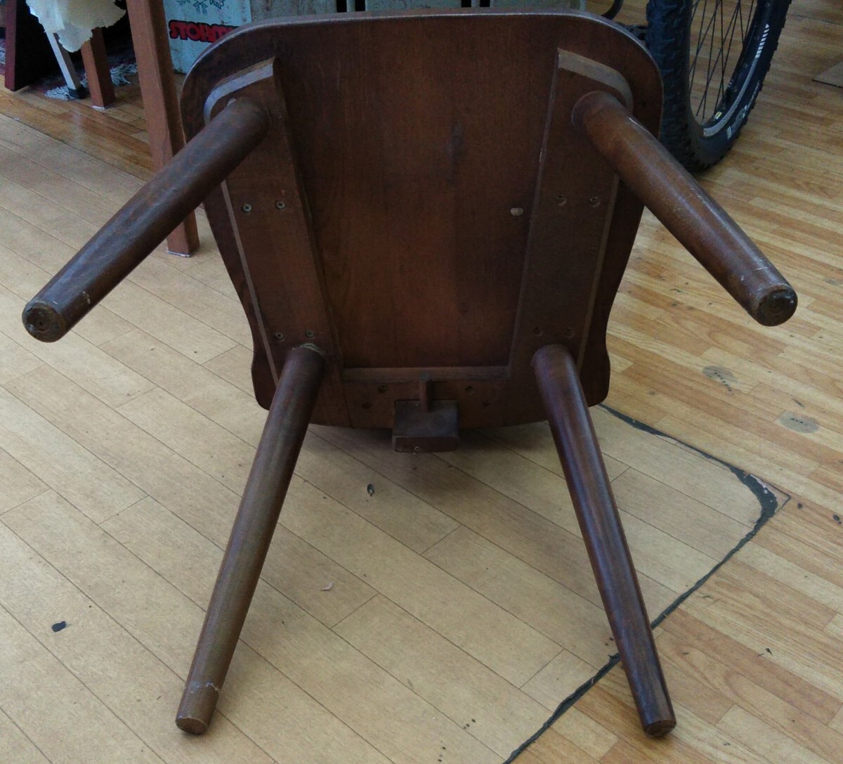 ①カリモク ダイニングチェア 椅子 アームレスチェア 食卓椅子 木製 カントリー RUSTIC ルスティックの画像8