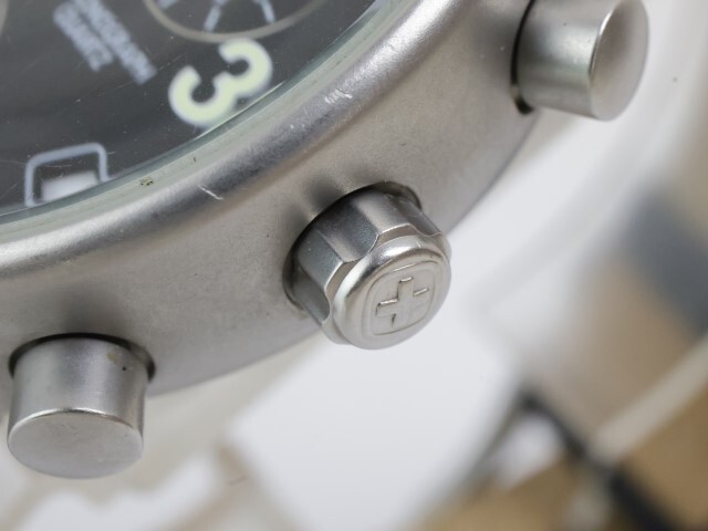 2404-623 ウェンガー クオーツ 腕時計 WENGER 7072X コマンドクロノ 右下日付 黒文字盤 純正 レザーベルトの画像2