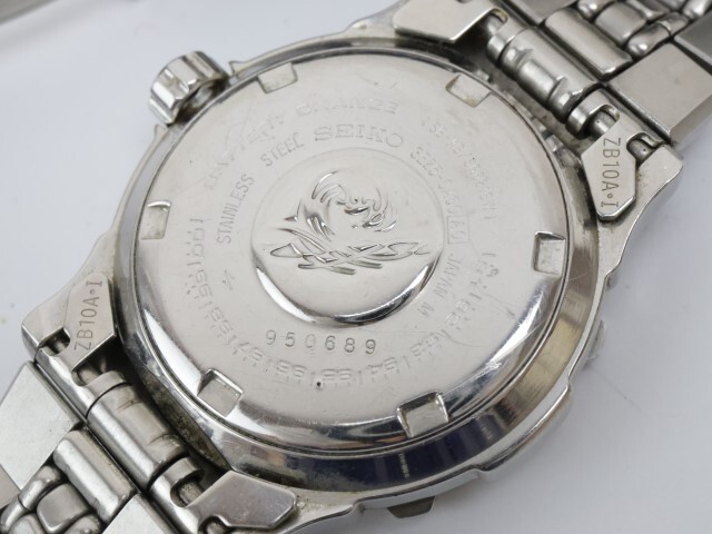 2404-642 セイコー クオーツ 腕時計 SEIKO 3E25 0A60 スキューバ 200m 日付 クリーム文字盤 純正ブレスの画像6