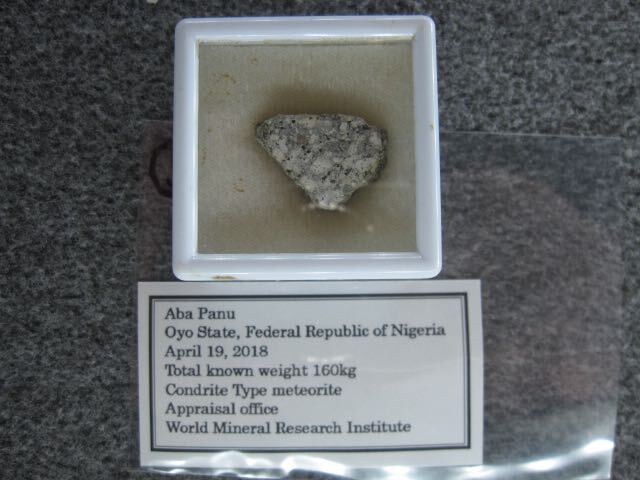 希少隕石　アバパヌ　カット標本　　1.62ｇ_画像1