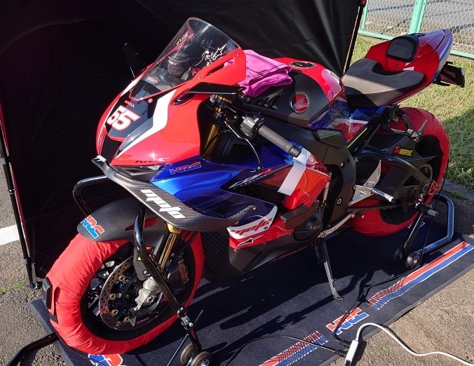 ホンダ HONDA CBR1000RR-R SP SC82 ウィングレット 2022年製 カーボン 綾織 ハイカラヤ製 中古の画像5