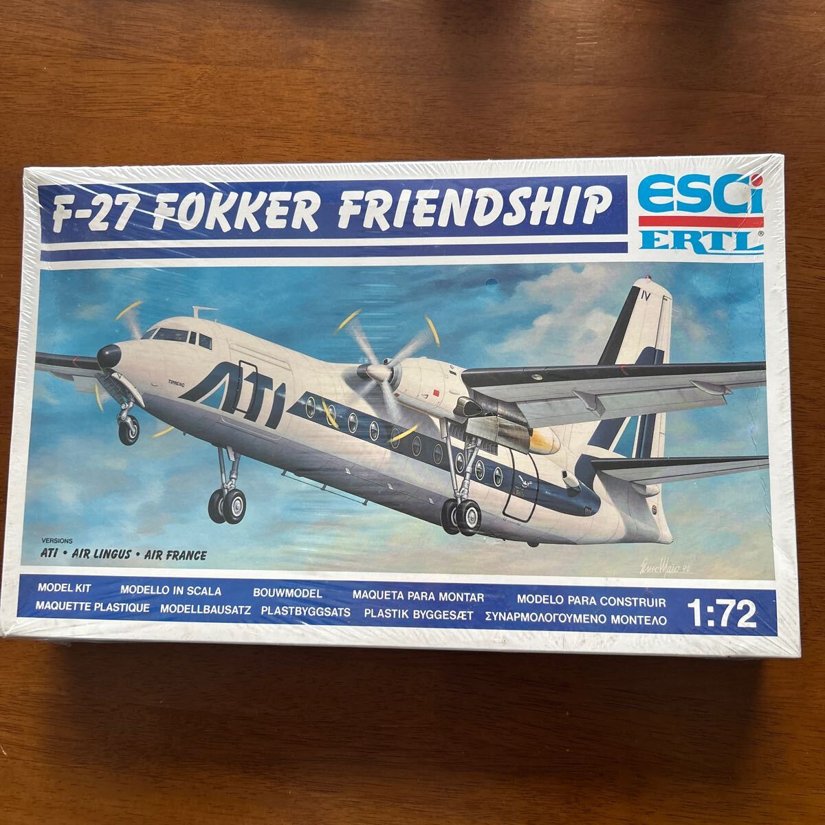 Esci 1/72 F-27 friendship Fokker( shrink . seal ): decal :ATI,Air Lingus,Air France