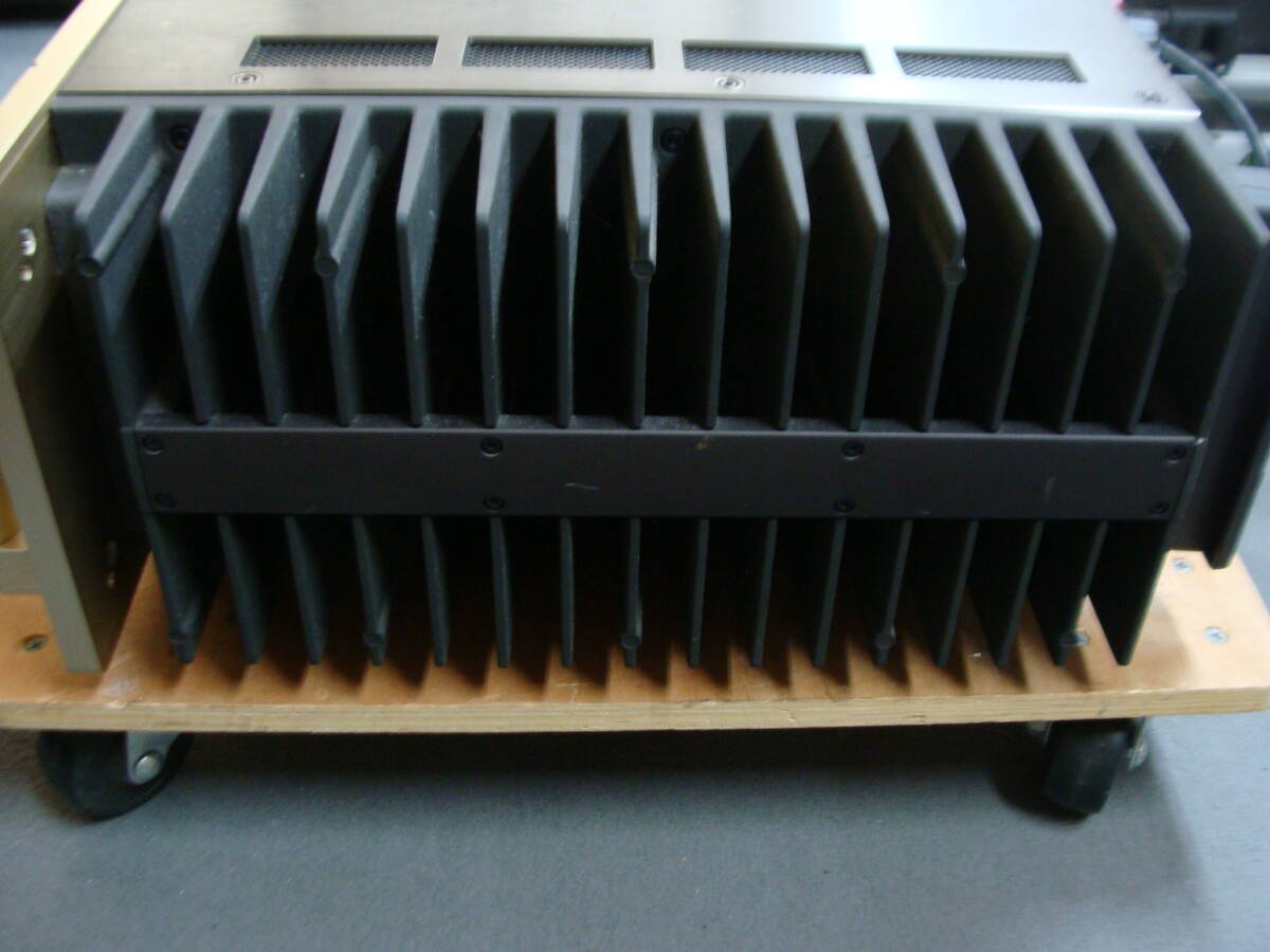 Accuphase A-50 power amplifier Accuphase Junk 