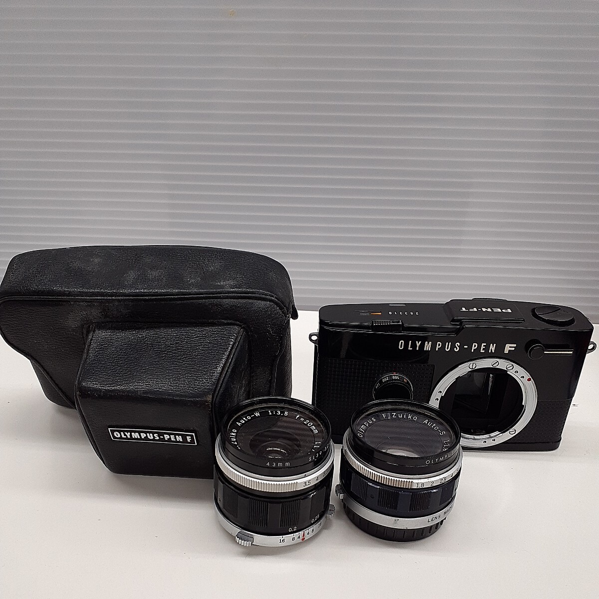 OLYMPUS PEN-FT オリンパス フィルムカメラ レンズ2点 G.Zuiko Auto-W 1:3.5 f=20mm /F.Zuiko Auto-S 1:1.8 f=38mm カメラケース付 みの画像1