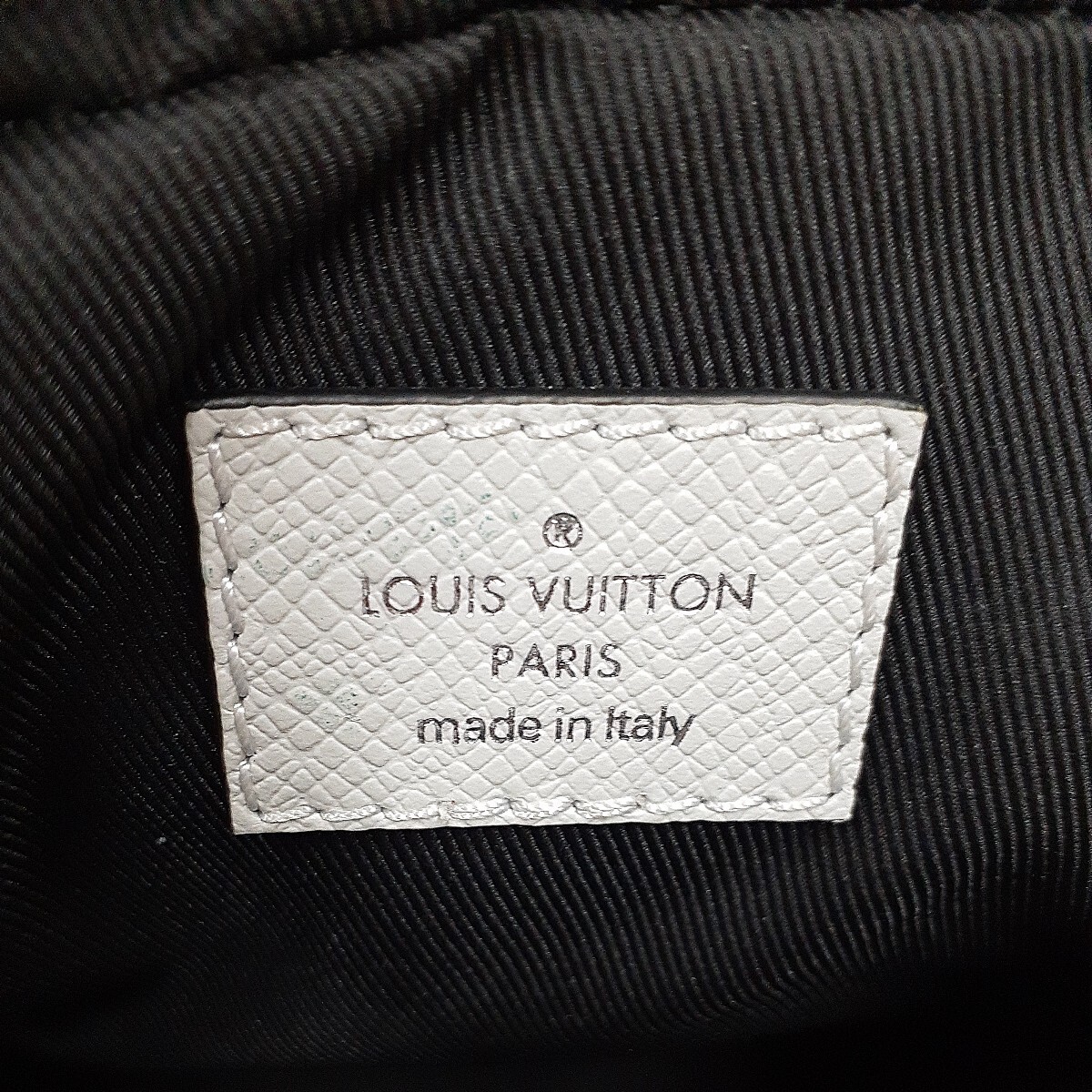 Louis Vuitton ルイヴィトン タイガラマ モノグラム バムバッグ FO2270 ホワイト系 ボディバッグ 箱 保存袋付き　エ