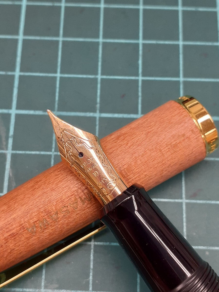 PILOT パイロット 万年筆 CUSTOM ART CRAFT ペン先 14K 585 10 M 木製軸 カスタム アート クラフト 筆記用具 文房具 中古品 だの画像2