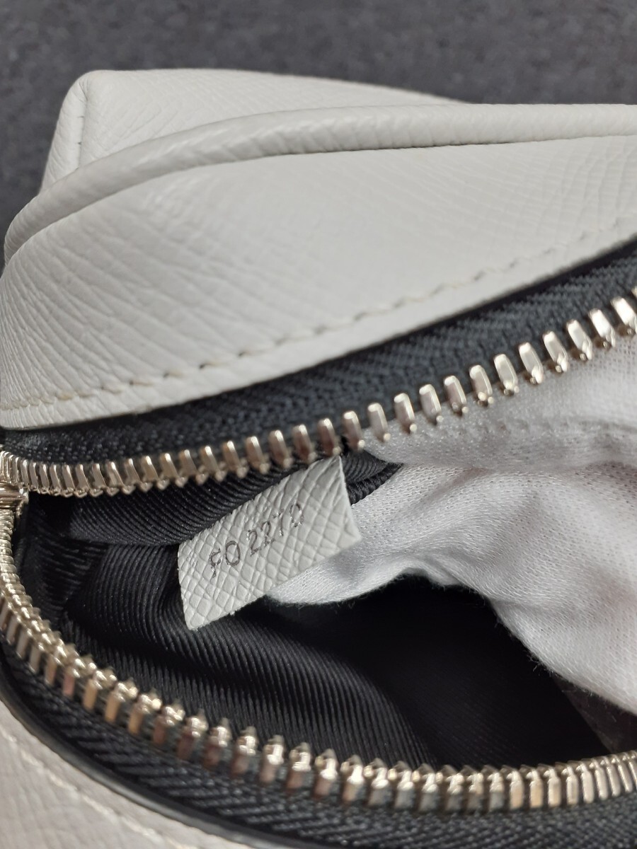 Louis Vuitton ルイヴィトン タイガラマ モノグラム バムバッグ FO2270 ホワイト系 ボディバッグ 箱 保存袋付き エの画像10