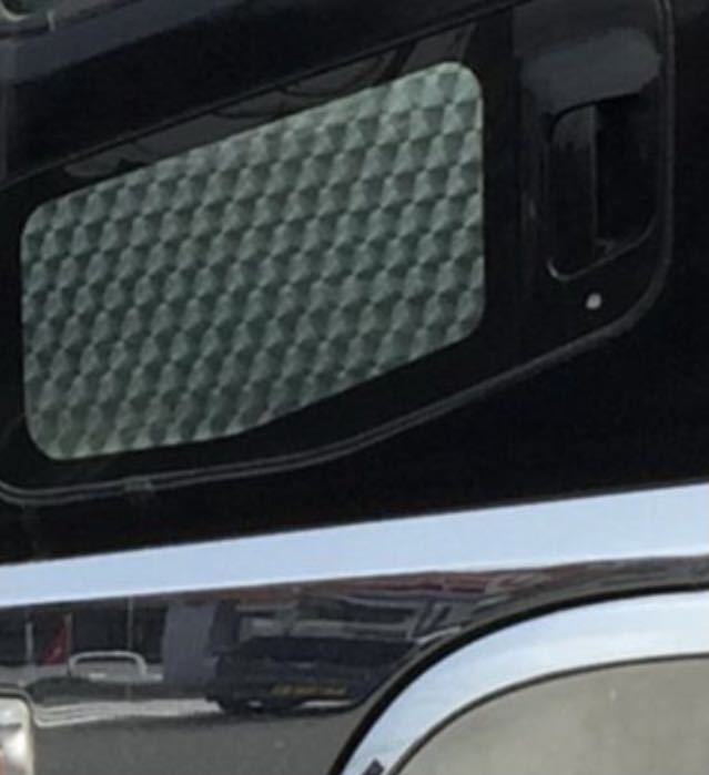 ウロコが綺麗 NEWスーパーグレート 安全窓 ウロコ レトロ スーパーグレートV デコトラ 17スーパーグレート FUSO トラックショップASCの画像1