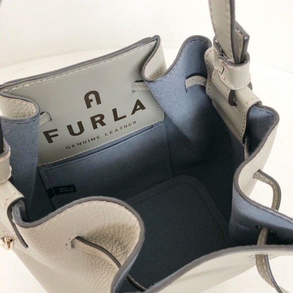 フルラ FURLA ハンドバッグ ミアステラ レザー グレーカーキ 巾着型 美品 バッグ_画像7