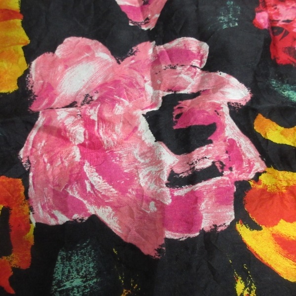 エマニュエルウンガロ emanuelungaro - 黒×ピンク×マルチ 花柄 美品 スカーフ_画像4