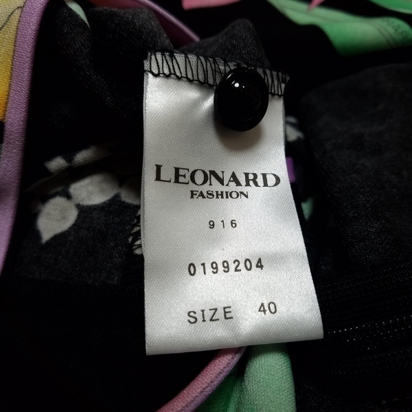 レオナール LEONARD 長袖カットソー サイズ40 M - 黒×グリーン×マルチ レディース 花柄/シースルー トップスの画像5