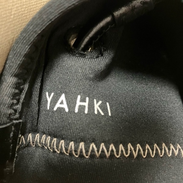 ヤーキ YAHKI ショルダーバッグ - 化学繊維×レザー グレーベージュ×黒 巾着型 バッグ_画像8