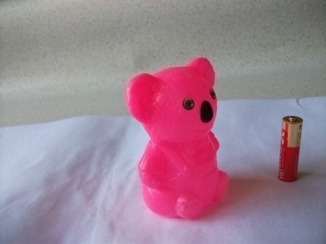 当時物  コアラ 貯金箱 樹脂製 ピンク色 フイギュア 昭和レトロ ノベルティ ビンテージの画像6