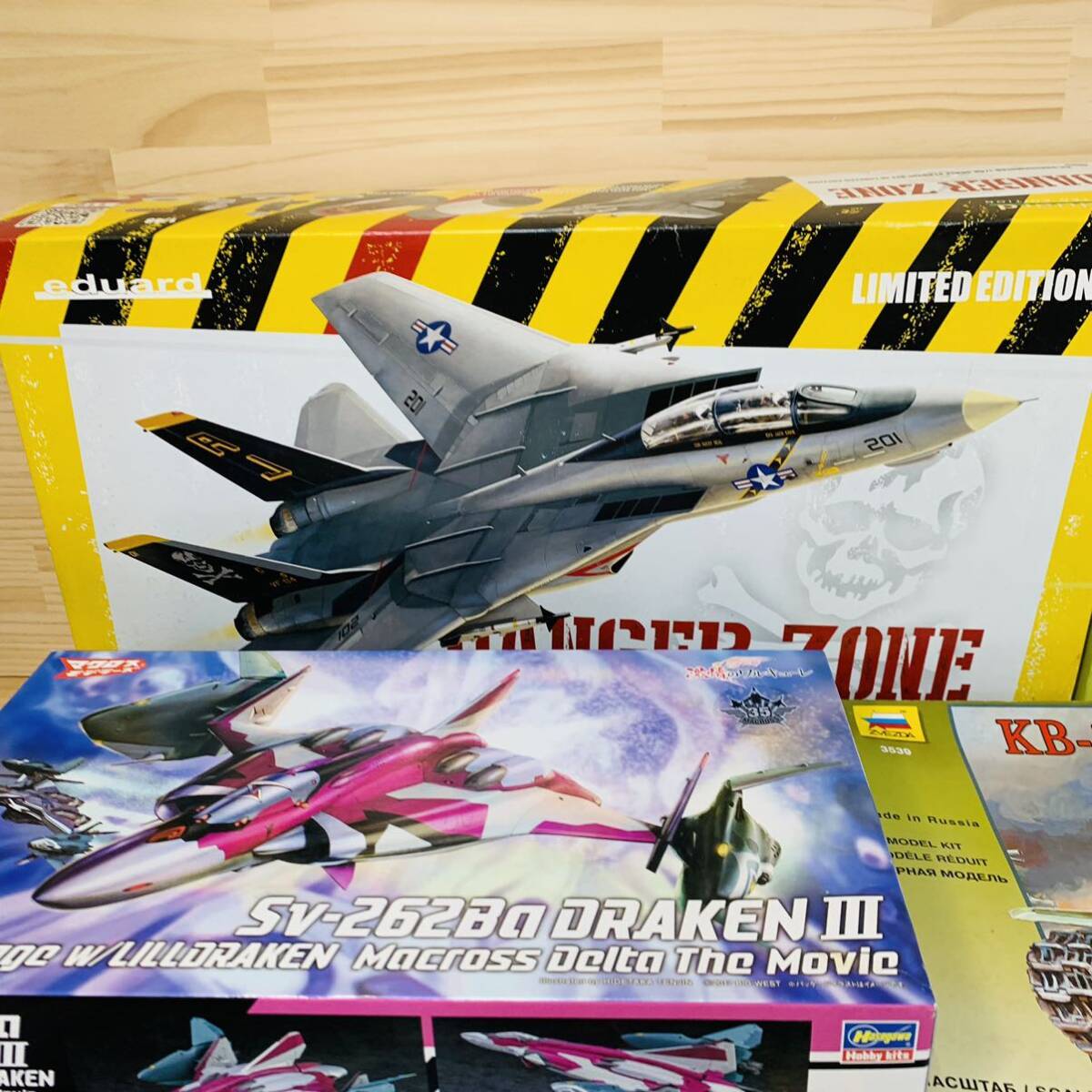 XX38124 ジャンク品 まとめ売り プラモデル 戦車 戦闘機 等 大量_画像2