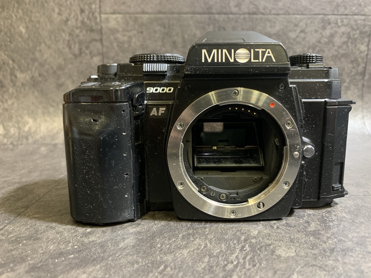 『MINOLTA ミノルタ 9000 AF カメラボディブラック 動作未確認 ジャンク品 本体のみ』の画像2