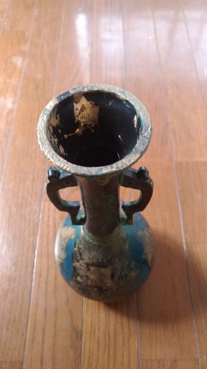 実家整理品　未使用　花瓶　取っ手付き　金属製　壺　置物