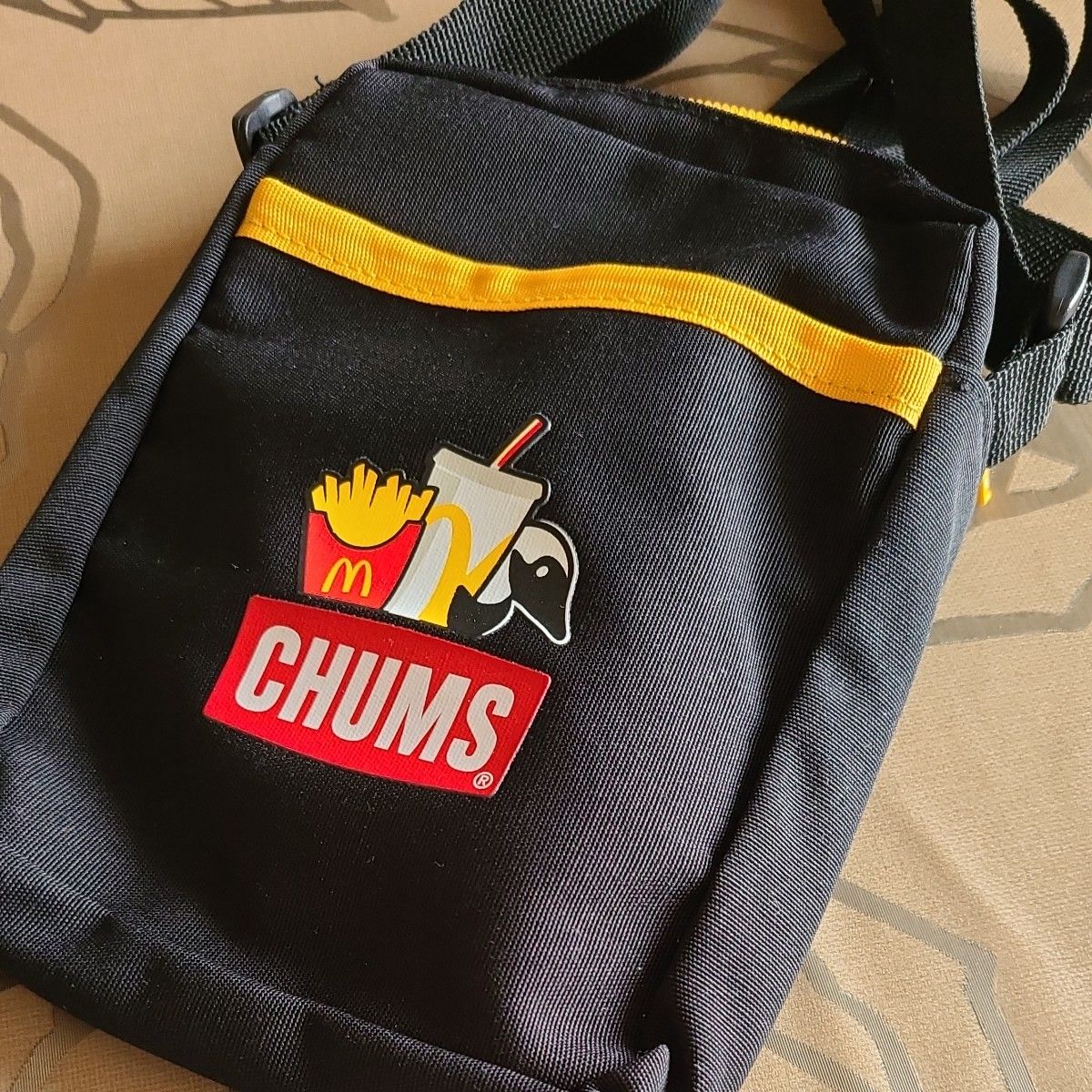 ●マクドナルド CHUMS コラボ ショルダーバッグ
