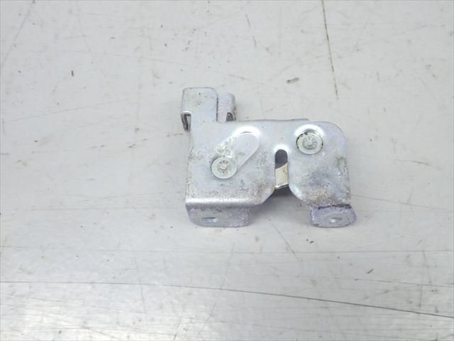 β240325-3 Honda Gyro X TD01 2st latter term (H19 year ) original seat lock holder damage less!