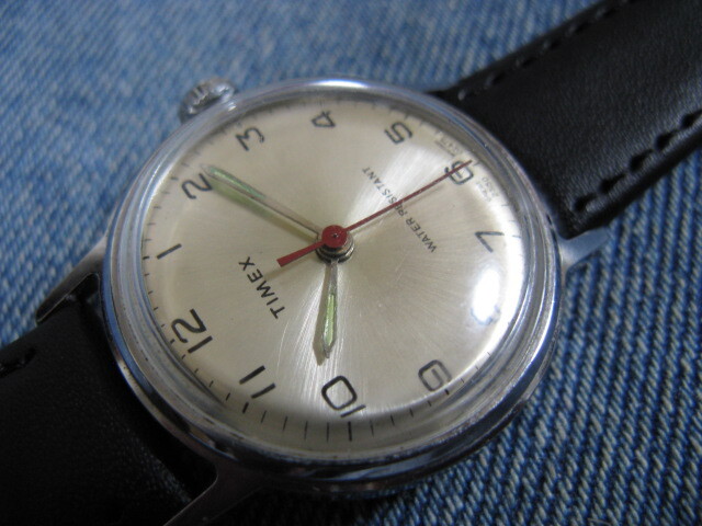 1975年製 TIMEX タイメックス MADE IN GREAT BRITAIN ミリタリー ブリティッシュウォッチ 英国手巻腕時計 稼働良品 注油済みの画像4