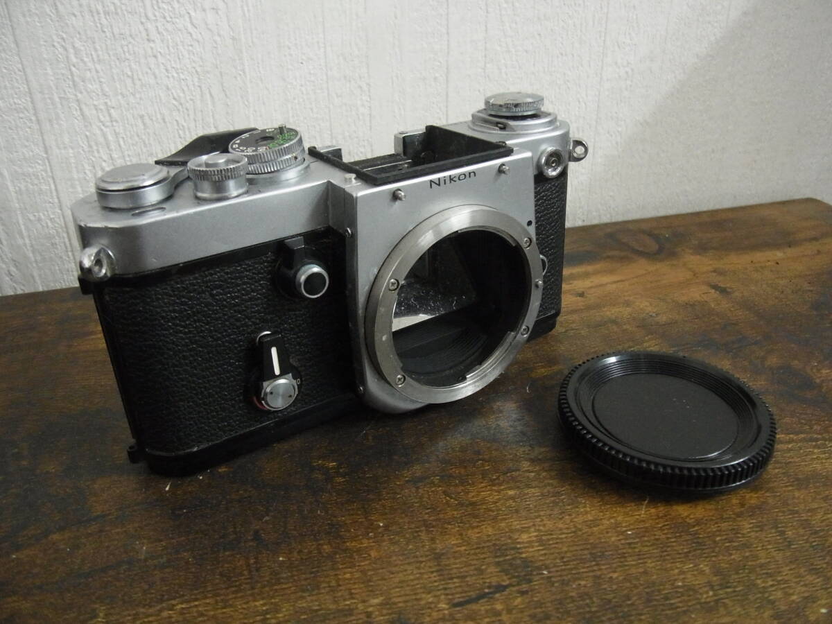 K251/一眼レフカメラ Nikon F2 8056258 シルバー ボディ 部品取り ジャンク品 ニコン 詳細は説明文記載 他多数出品中の画像1