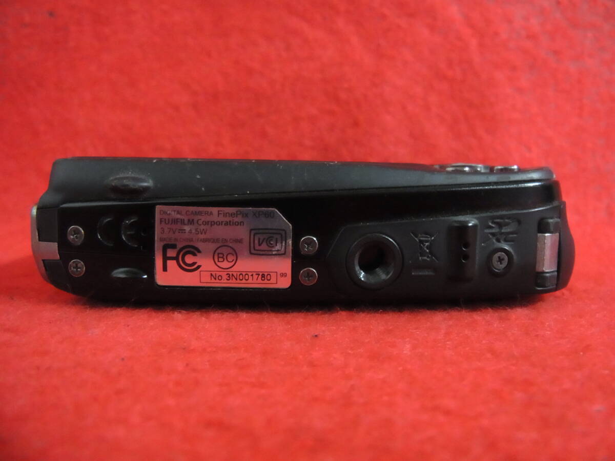 K255/デジタルカメラ 通電確認済み FUJIFILM FinePix XP60 ブラック バッテリー付き フジフイルム 他多数出品中の画像6