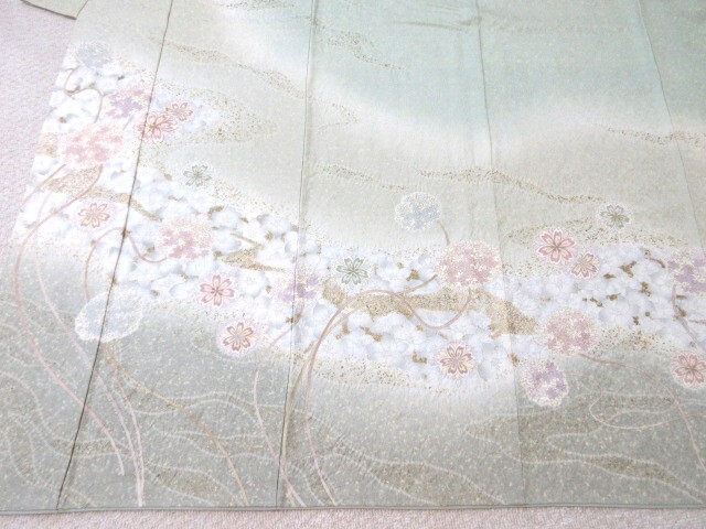 辻ヶ花染・桜と花でまり・金箔ライン・淡若草色訪問着・作家印・美品　E-61_画像6