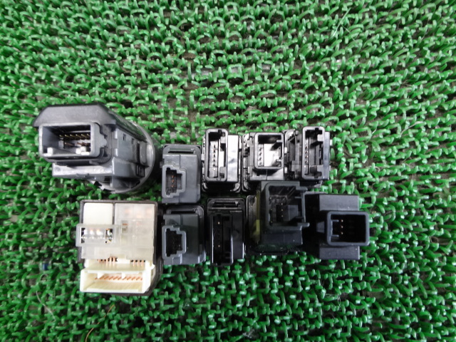 3FD4545 MP3)) トヨタ エスティマ AHR20W 中期型 ハイブリッドＧ 純正 スイッチセット（10個）の画像4