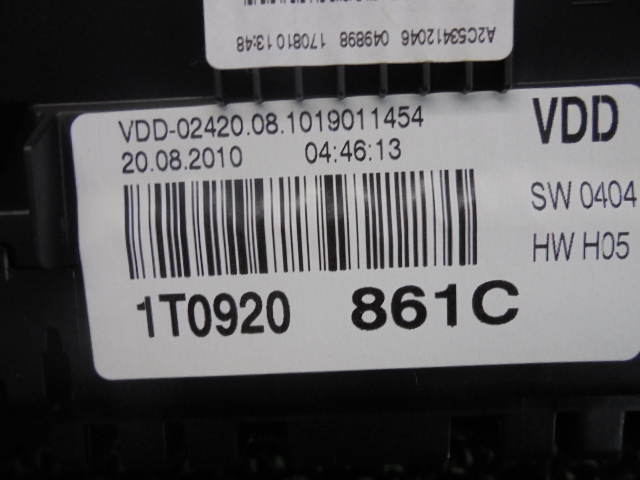 3FD4051 DF5)) フォルクスワーゲン ゴルフトゥーラン DBA-1TCAV 2011年 後期型 純正 スピードメーターパネル　1T0920861C　走行距離65236km_画像2