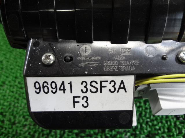 3FD5565 C64)) Nissan Sylphy TB17 G original shift panel 