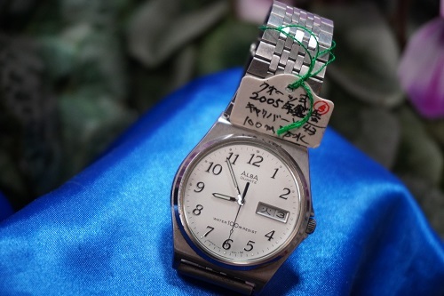 ★貴重品13⑤日本製、セイコーアルバ・クォーツ腕時計、2005年頃製造、美しい文字盤、アラビア数字綺麗、電池交換済み、点検済み、調子良い_画像2
