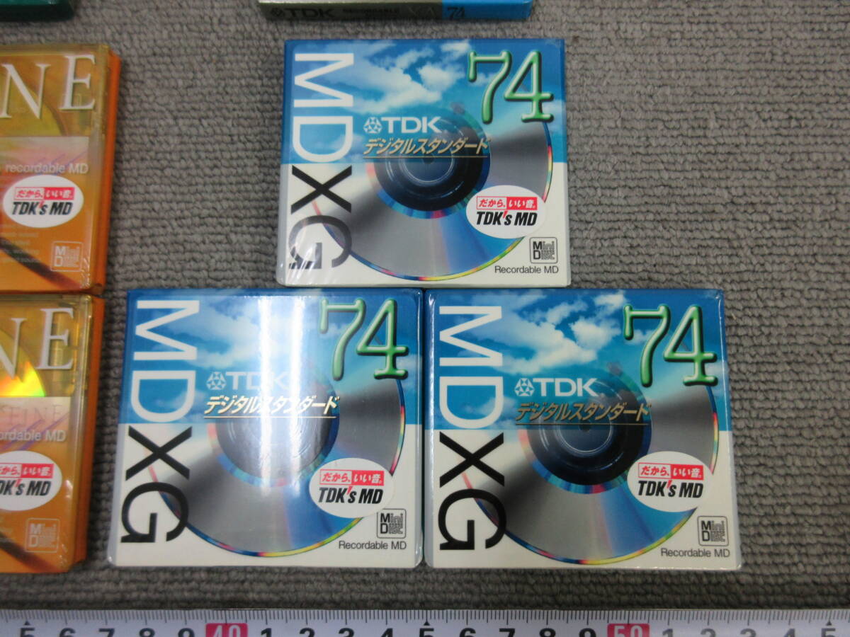 M【5-5】▼4 電気店在庫品 TDK 録音用ミニディスク MiniDisc MD 16枚まとめて FINE74 XG74 XA80・74 未使用長期保管品_画像3