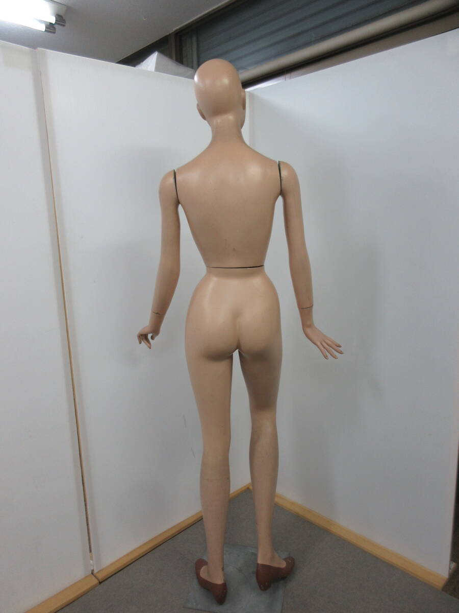 K101【4-23】□ 昭和レトロ マネキン トルソー 女性用 高さ約173cm スタンド付き / 店舗什器 人形 フィギュア アンティーク ビンテージの画像9