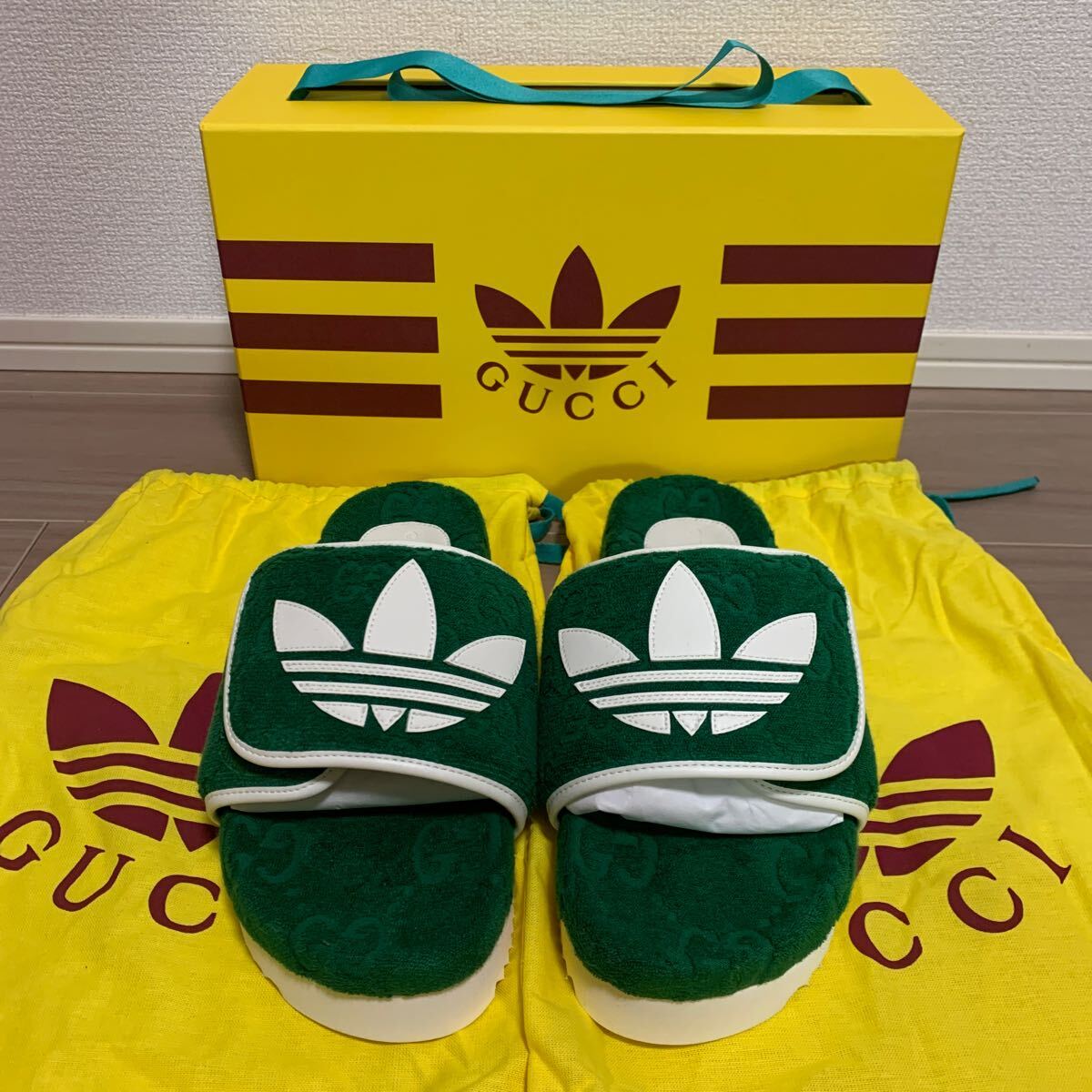 新品 メンズ 6 25cm GUCCI adidas グッチ アディダス コラボ プラットフォームサンダル グリーン GG柄 トレフォイル スライドサンダルの画像1