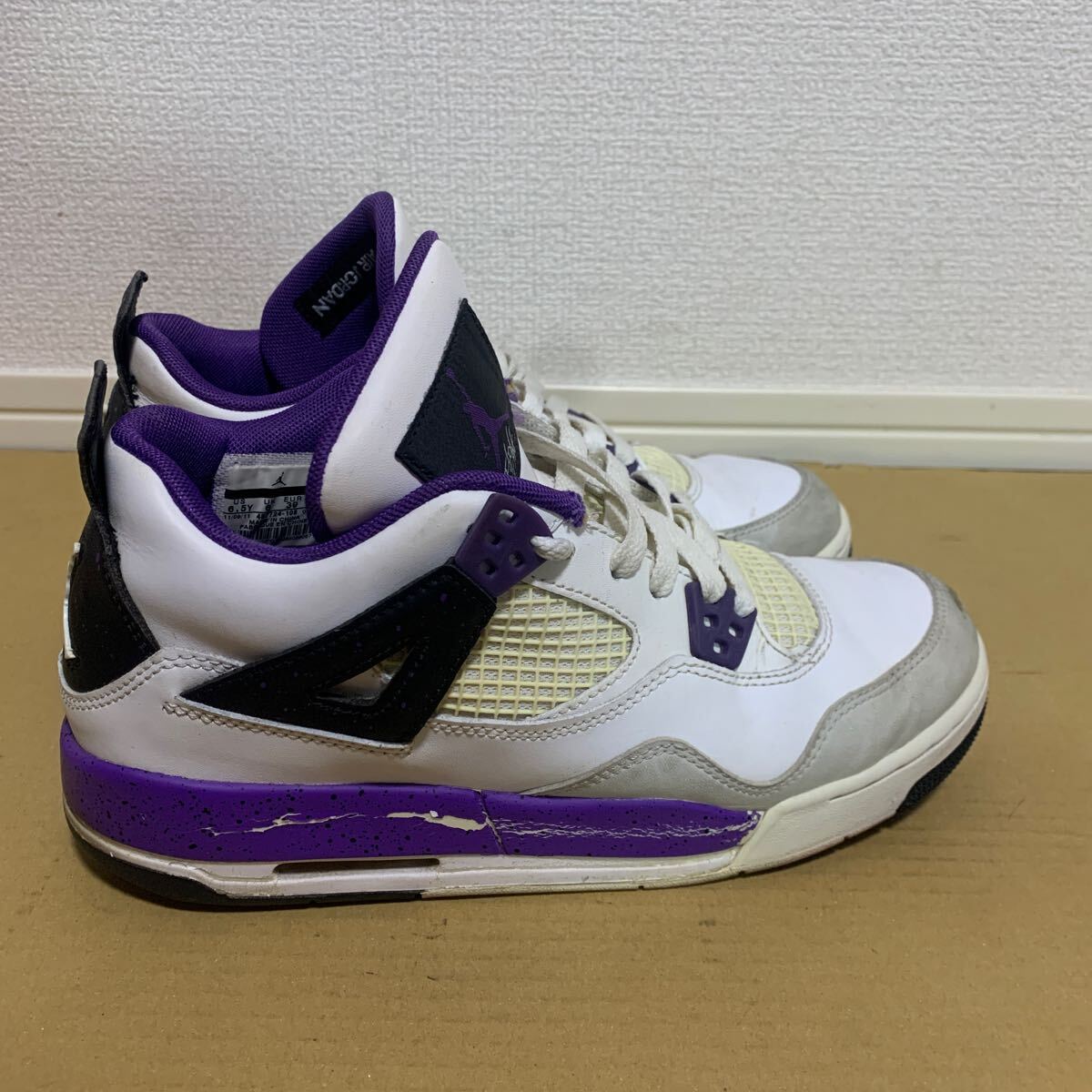 2012年製 レディース 24.5cm NIKE AIR JORDAN 4 エアジョーダン4 RETRO GS 487724-108 ホワイト パープル スニーカー バッシュ AJ4の画像4