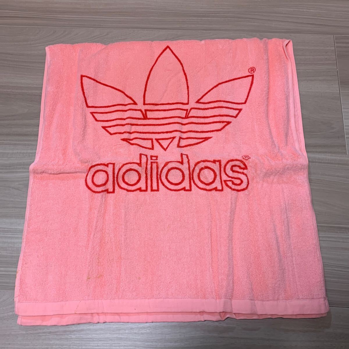 希少 未使用 訳あり ヴィンテージ 60×120cm adidas アディダス C-413 スポーツタオル ピンク レッド トレフォイル バスタオル_画像4