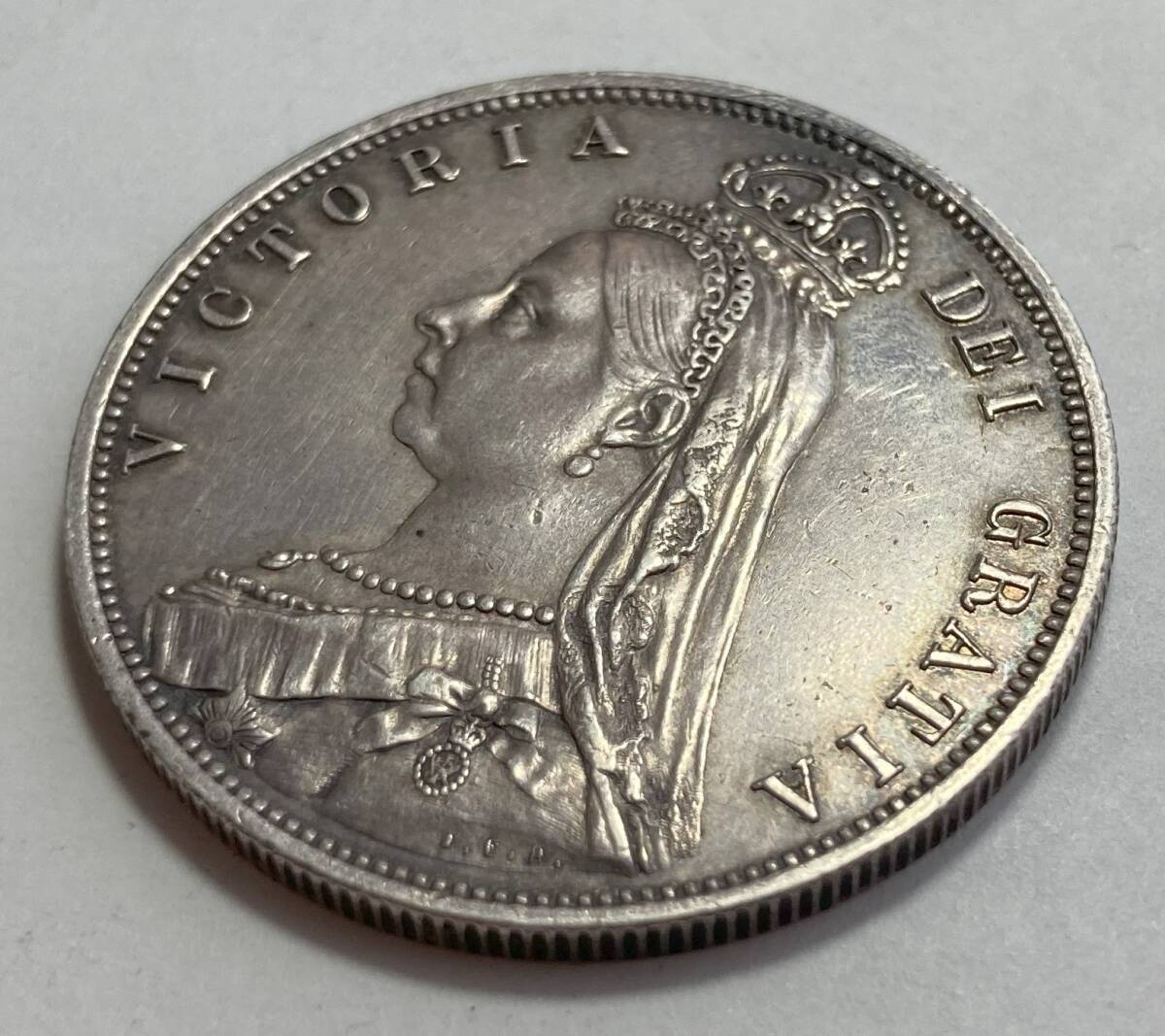 １円スタート! ・イギリス 1887年 1/2クラウン 銀貨 ビクトリア・アンティーク コインの画像3