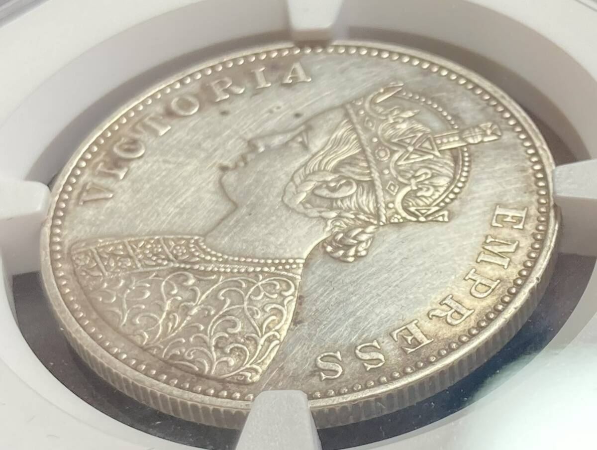 １円スタート! ★ イギリス領インド Rupee 1877（B）ヴィクトリア ボンベイ NGC-UNC Details★ 世界コイン銀貨 _画像5