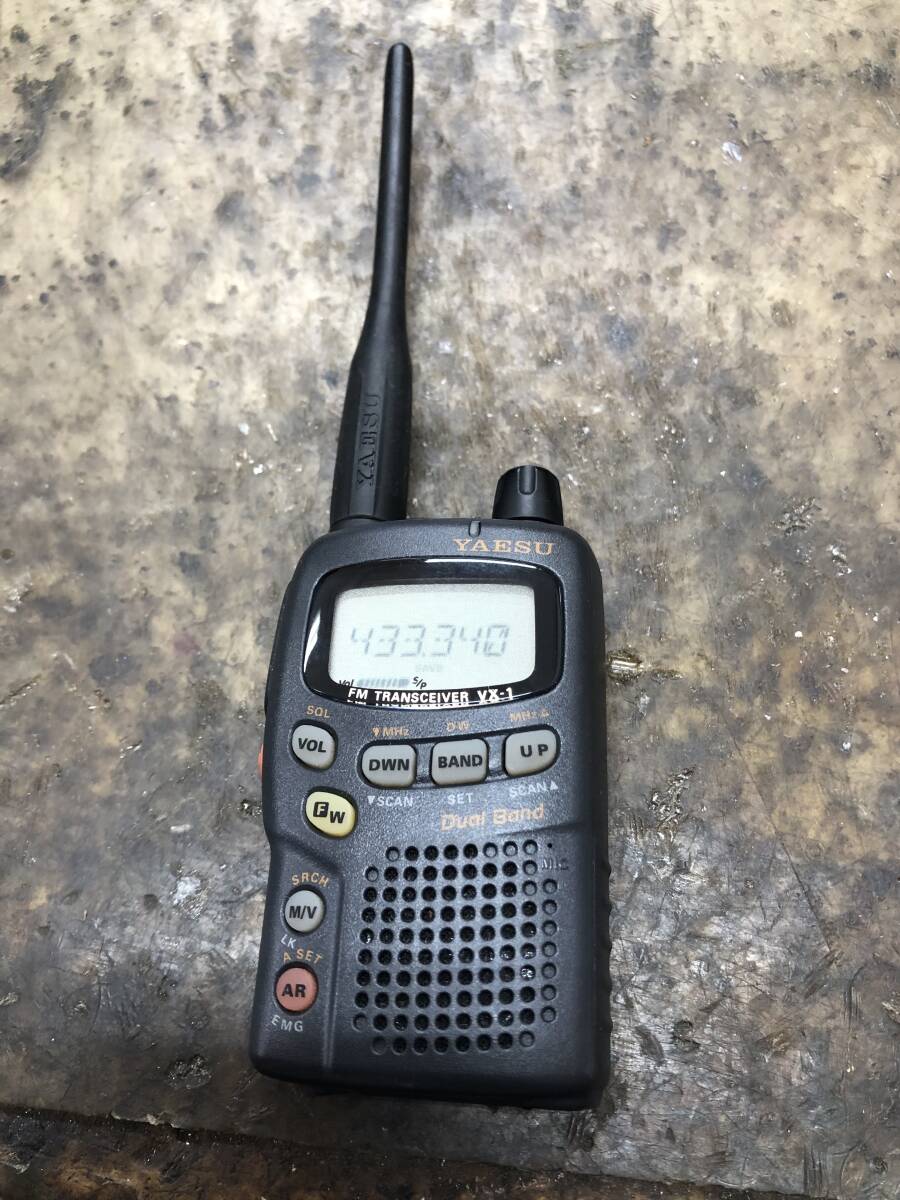 VX-1 YAESU 144MHz 430MHz ハンディ機 八重洲 ヤエスの画像1