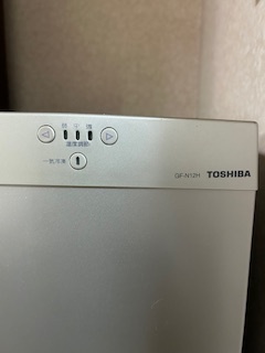 １円出品 冷凍庫 東芝 TOSHIBA GF-N12H 取説付 引取限定 大阪府南河内から出品 中古ジャンク品の画像2