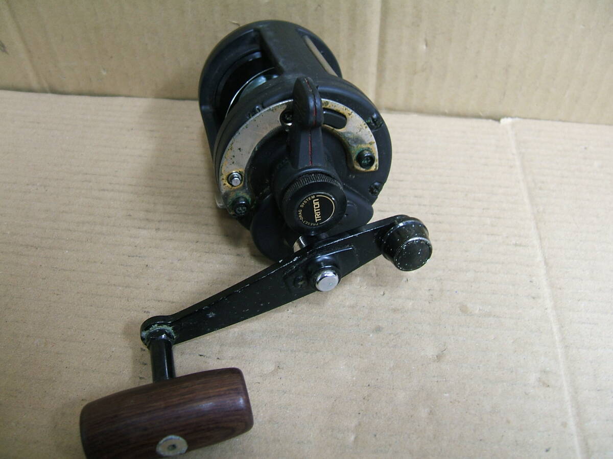 中古 SHIMANO TITANOS TRITON TLD 3000L リール 動作品 045の画像2