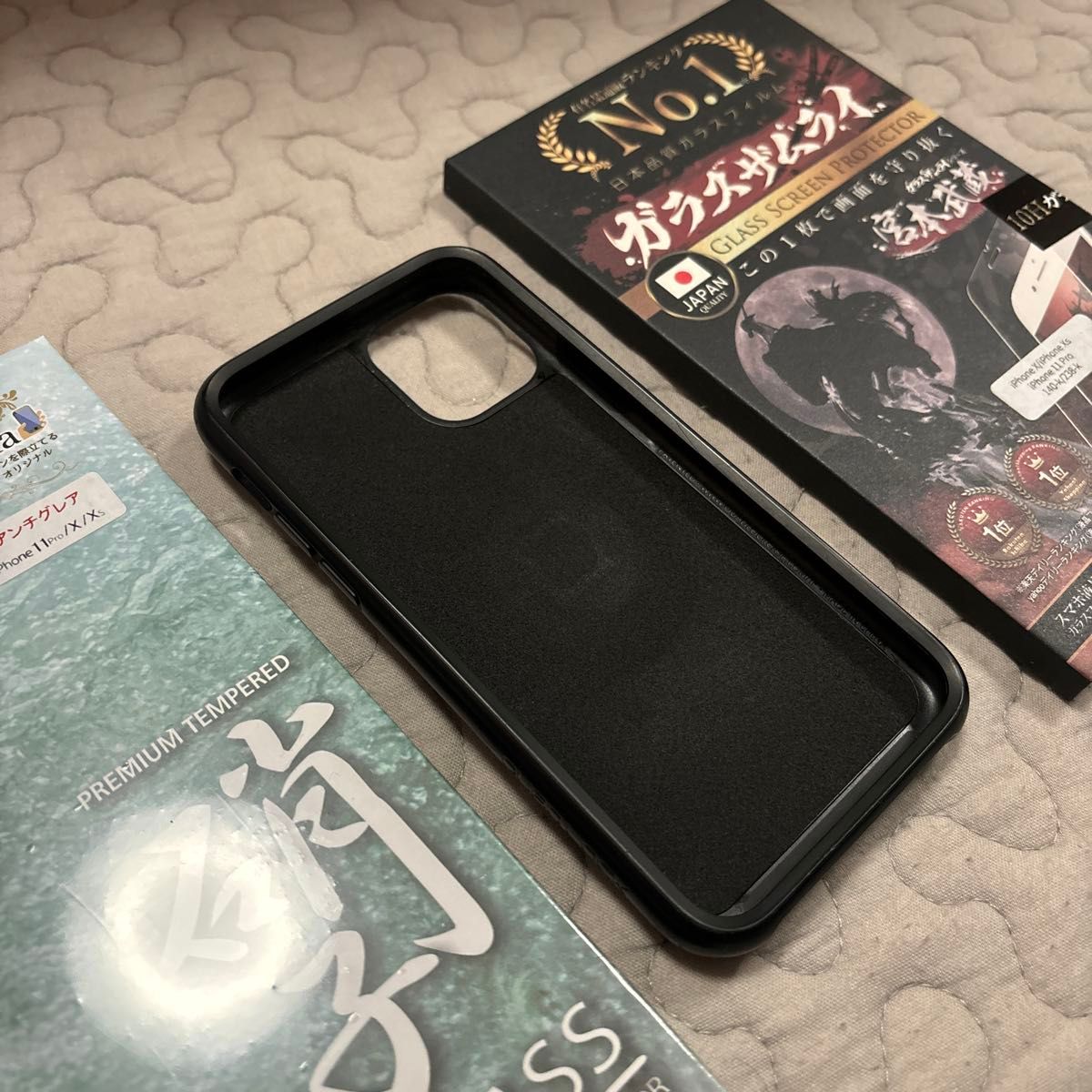 iPhone 11 PRO  QUAD LOCK クアッドロック スマホケース（中古）オマケのガラスフィルム2ケ（未使用）