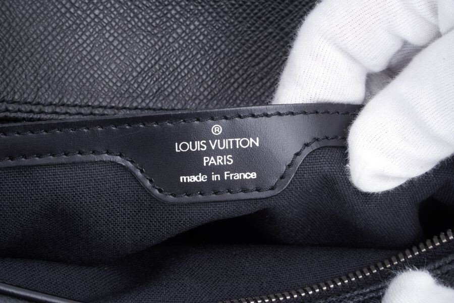 【使用わずか 極美品】 ルイヴィトン Louis Vuitton タイガ リポーター アルドワーズ ショルダーバッグ メンズ 1円 定価約19万 2093の画像10