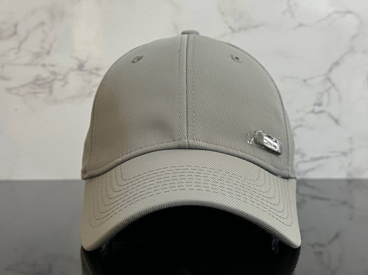 【未使用品】65D 上品★OAKLEYオークリー キャップ 帽子 CAP 上品で高級感のあるグレーの伸縮素材にメタル製ロゴ《伸縮前56㎝～59㎝位迄》の画像2