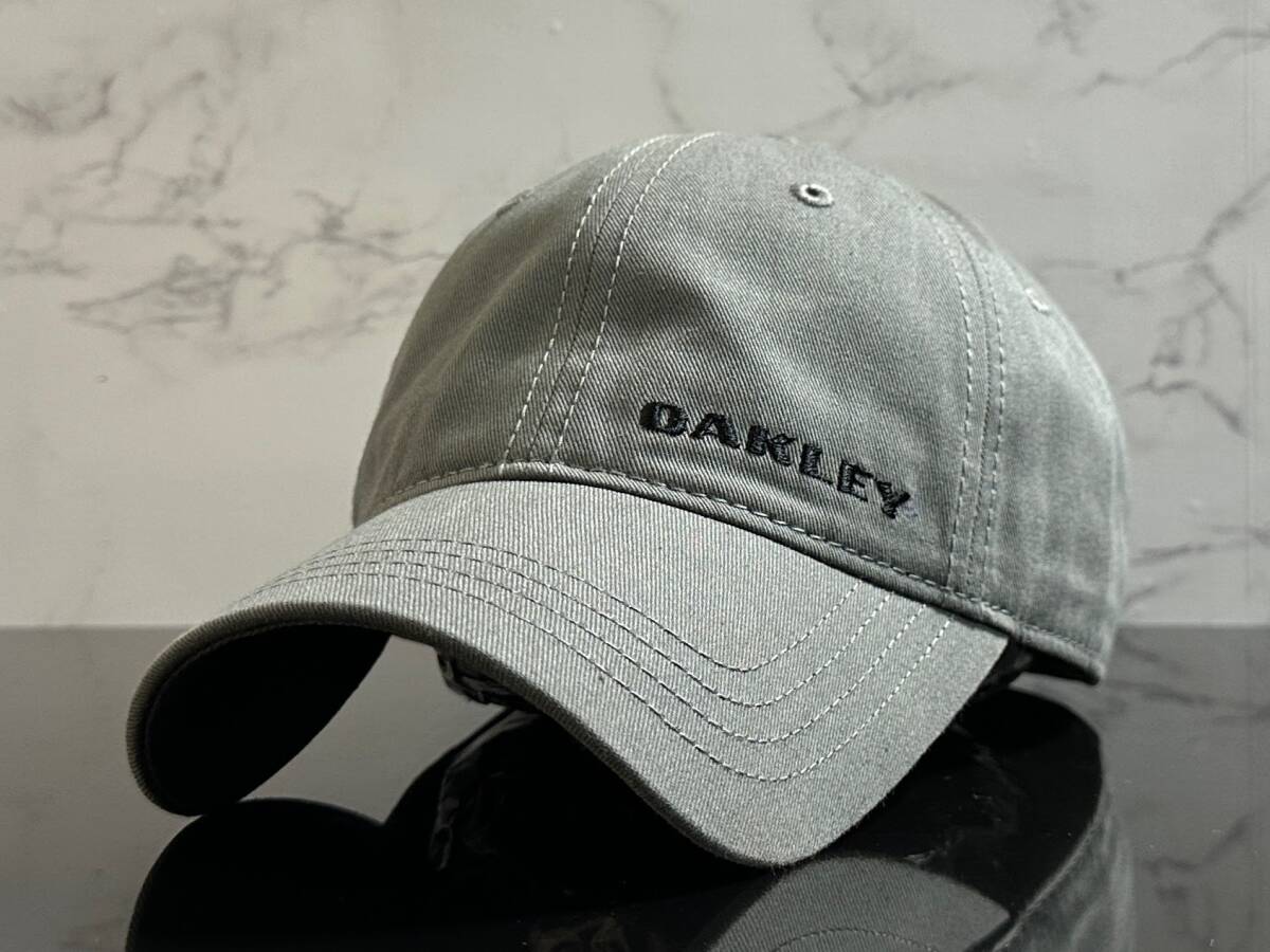 【未使用品】306KD 上品★OAKLEY オークリー キャップ 帽子 CAP 上品で高級感のあるグレーのコットン素材にブラックロゴ♪《FREEサイズ》の画像1