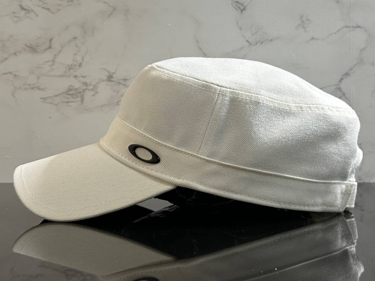 【未使用品】312KF 上品★OAKLEY オークリー ワークキャップ 帽子CAP 上品で高級感のあるホワイトにブラックのメタル製ロゴ《FREEサイズ》の画像4