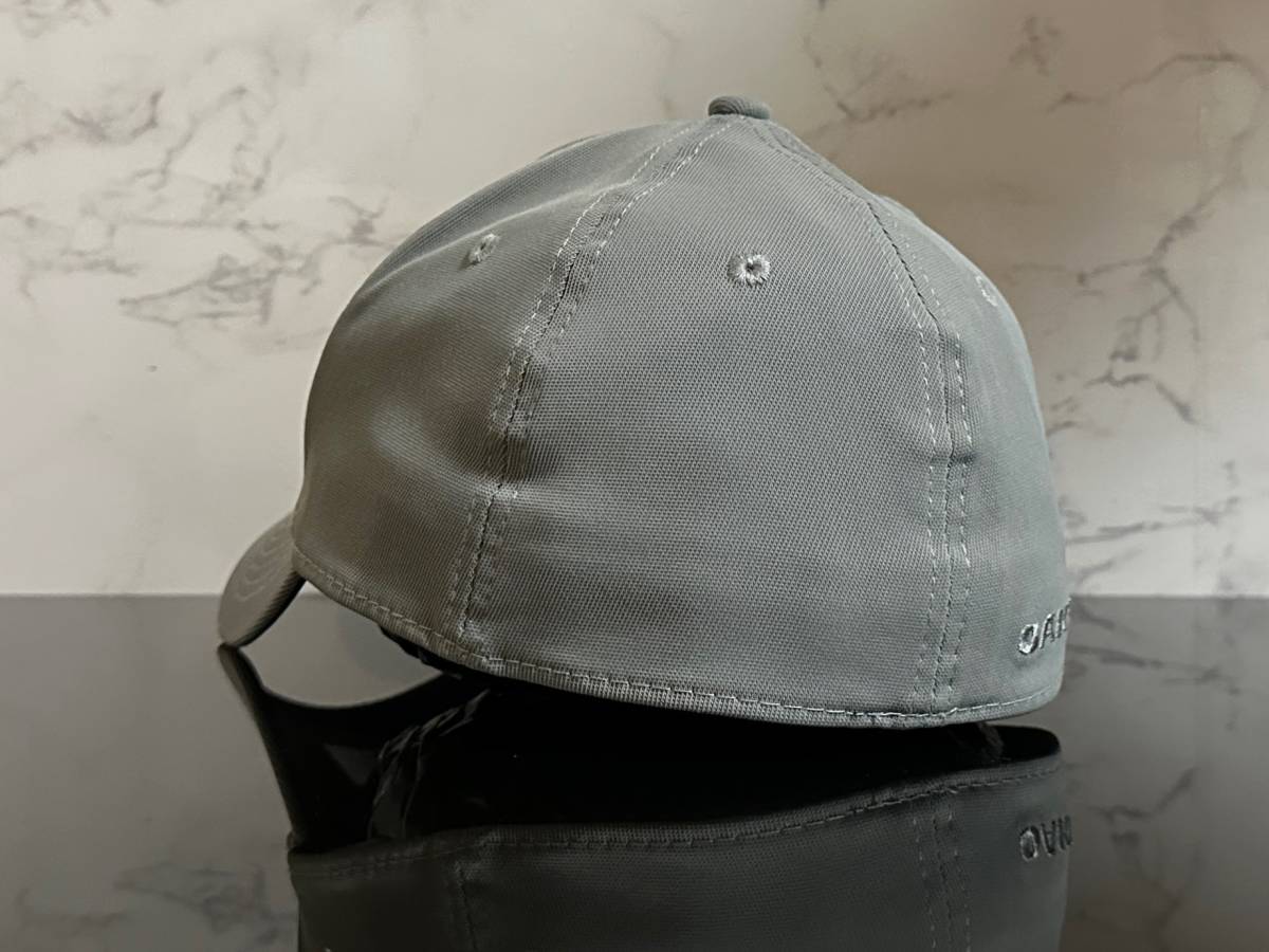 【未使用品】49F 上品★OAKLEYオークリー キャップ 帽子 CAP 上品で高級感のあるグレーの伸縮素材にメタル製ロゴ《伸縮前56㎝～59㎝位迄》の画像6
