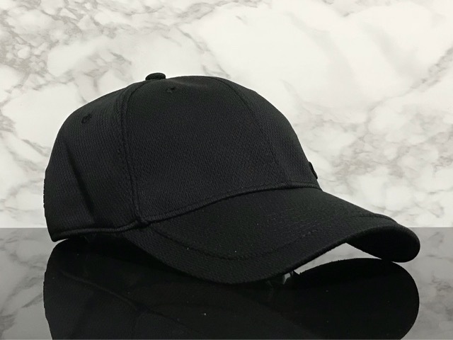【未使用品】54E★OAKLEY オークリー スポーツキャップ 帽子 CAP 上品で高級感のあるデザインのブラック伸縮素材《伸縮前61㎝～63㎝位迄》_画像2