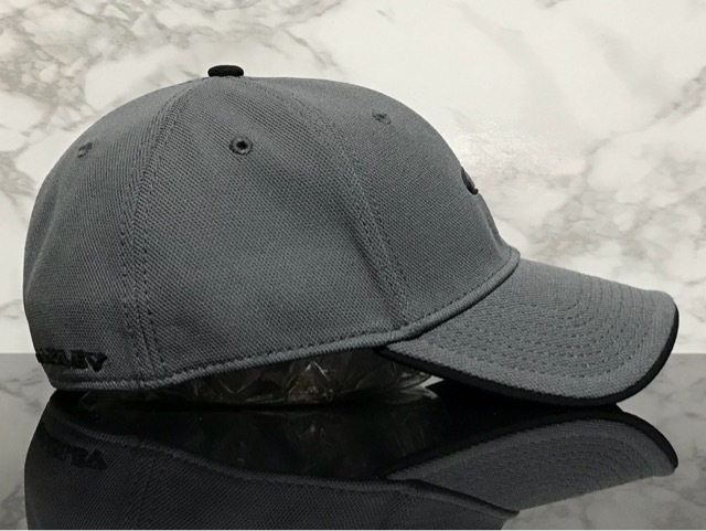 【未使用品】6E クール★OAKLEY オークリー キャップ 帽子 CAP クールなグレーの伸縮素材にブラックロゴ！《SIZE 伸縮前59㎝～62㎝位迄》の画像4